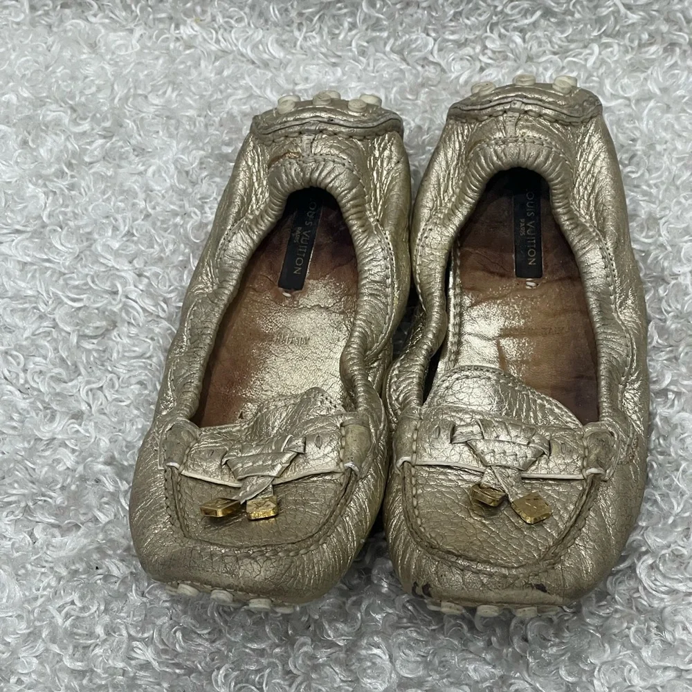 Louis Vuitton Metallic Gold Leather Bow Scrunch Slip On Loafers - Picture 2 of 12